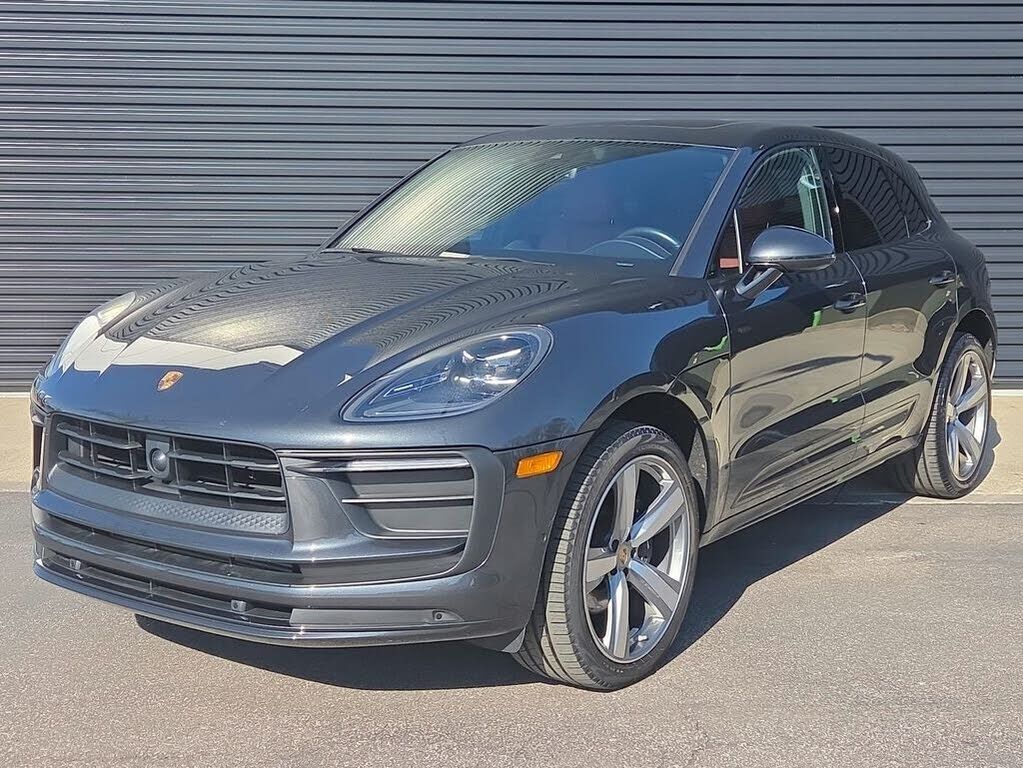 2023 PORSCHE Macan