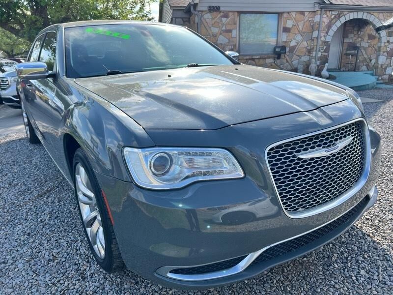 2019 CHRYSLER 300
