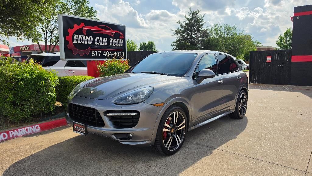 2014 PORSCHE Cayenne