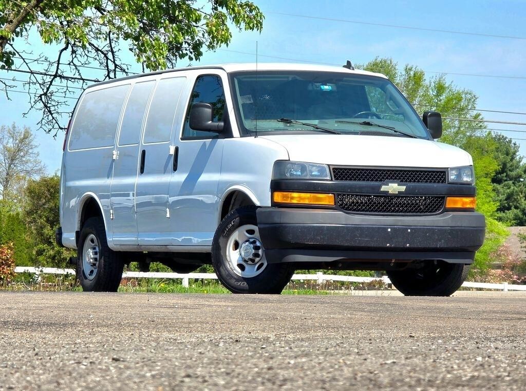 2020 CHEVROLET Express