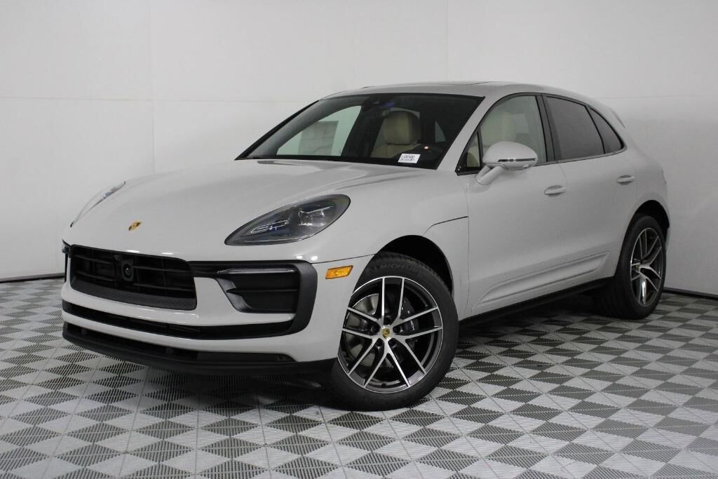 2026 PORSCHE Macan