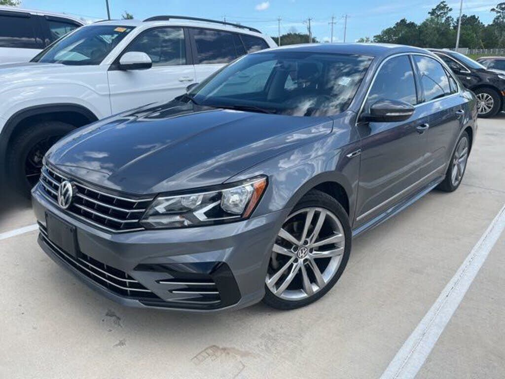 2017 VOLKSWAGEN Passat