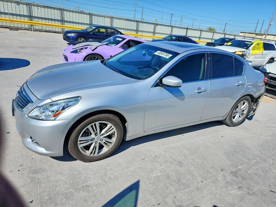 2013 INFINITI G37