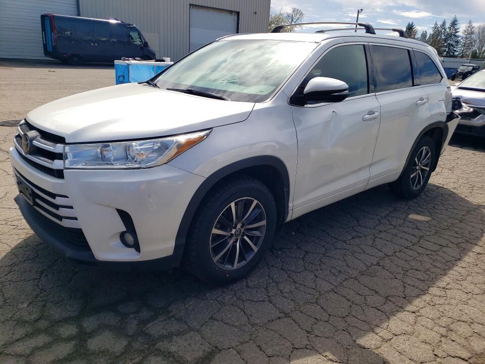 2018 TOYOTA Highlander