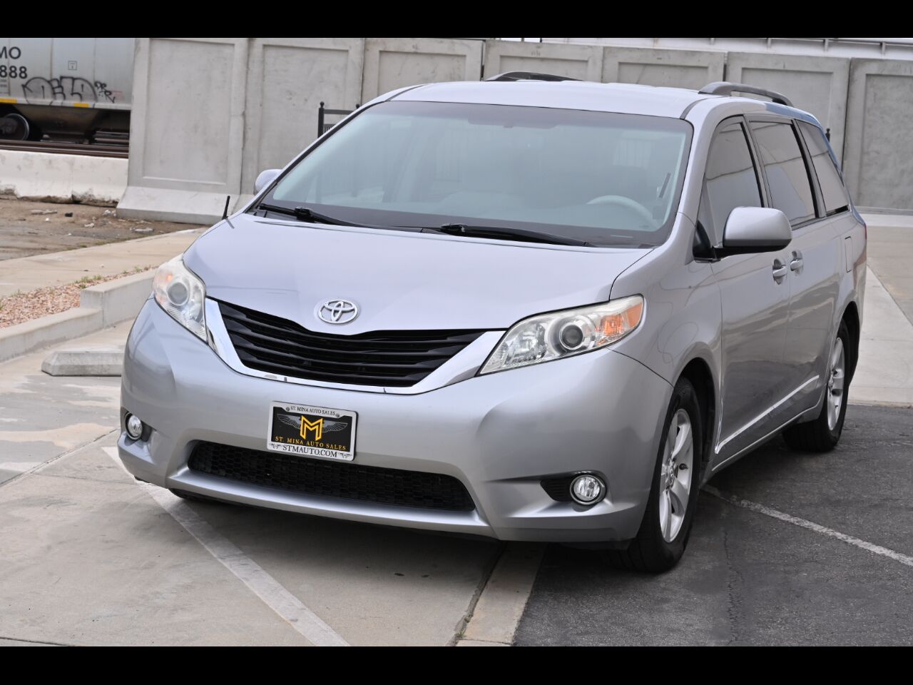 2011 TOYOTA Sienna