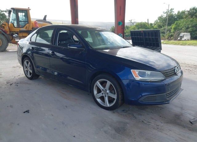 2012 VOLKSWAGEN Jetta