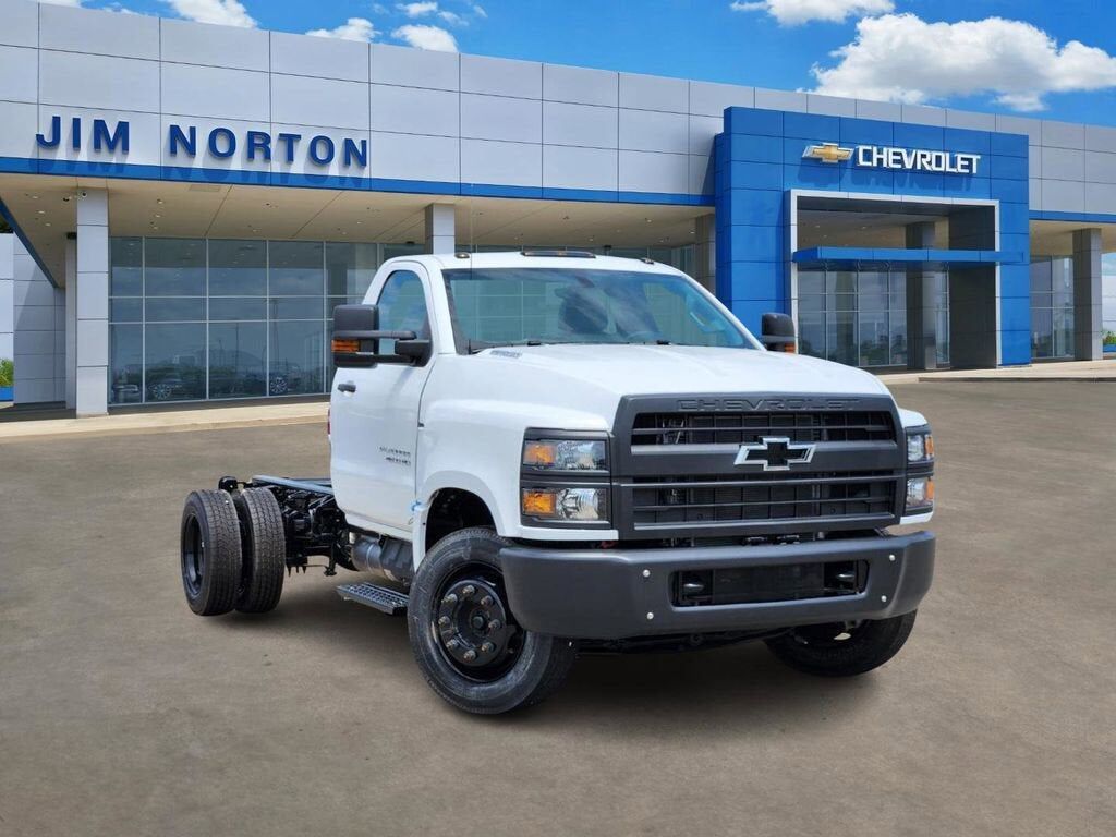 2024 GMC Silverado Medium Duty