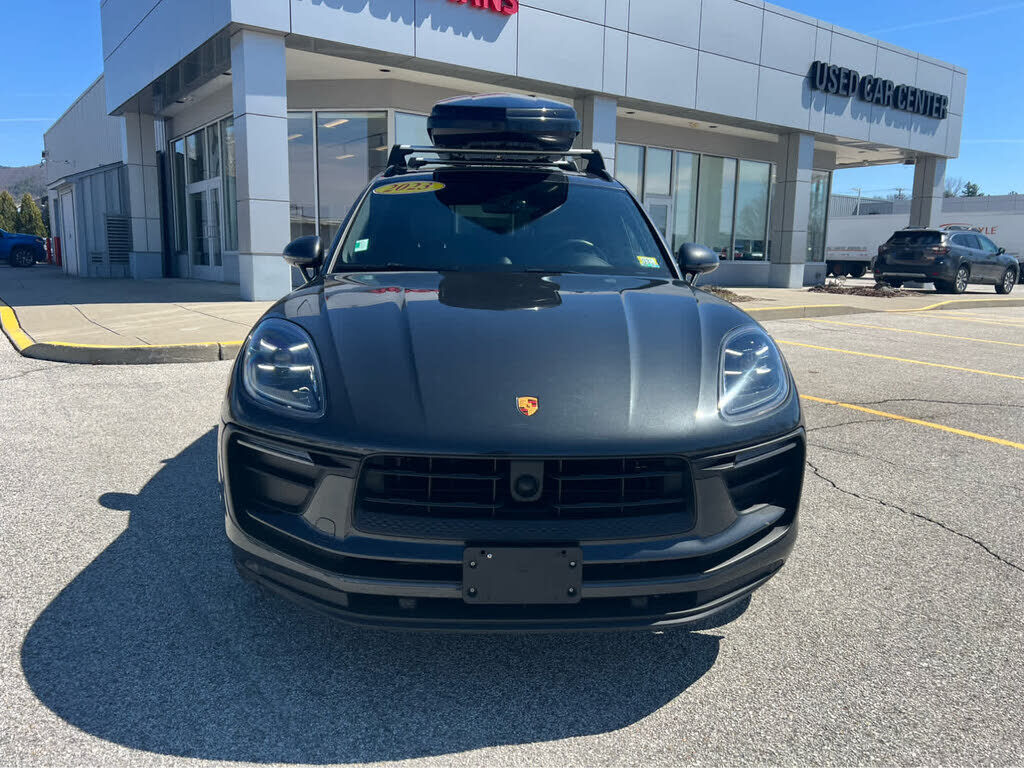 2023 PORSCHE Macan
