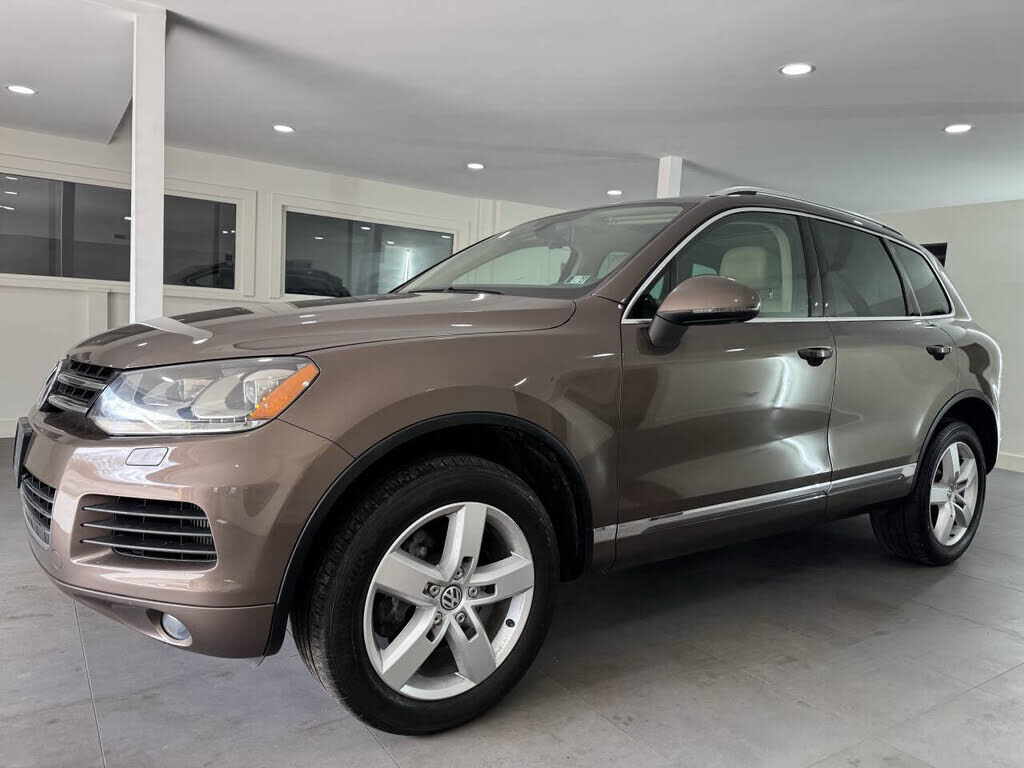 2014 VOLKSWAGEN Touareg