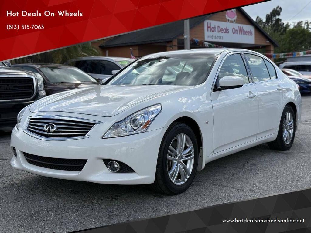 2015 INFINITI Q40