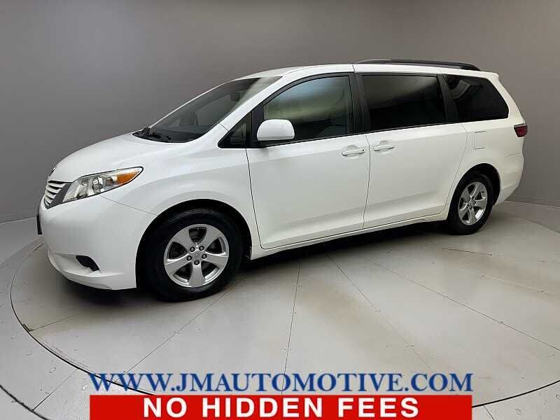 2017 TOYOTA Sienna