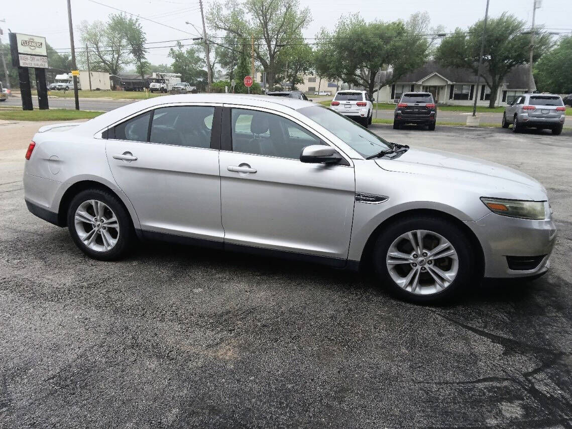 2014 FORD Taurus