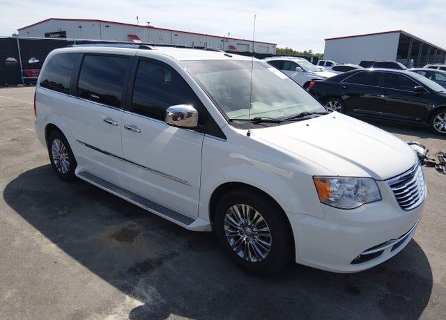 2011 CHRYSLER Town and Country