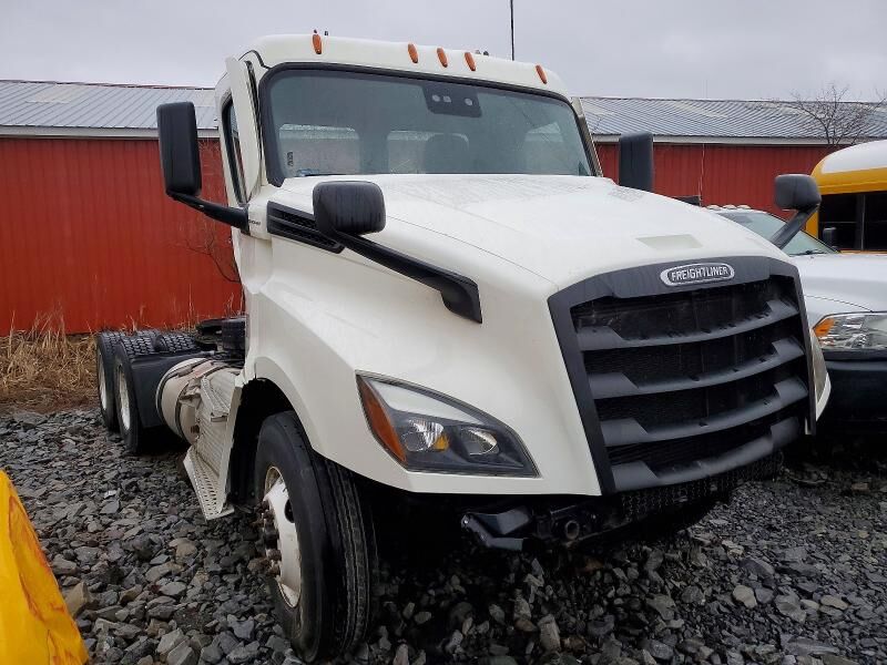 2021 FREIGHTLINER Cascadia