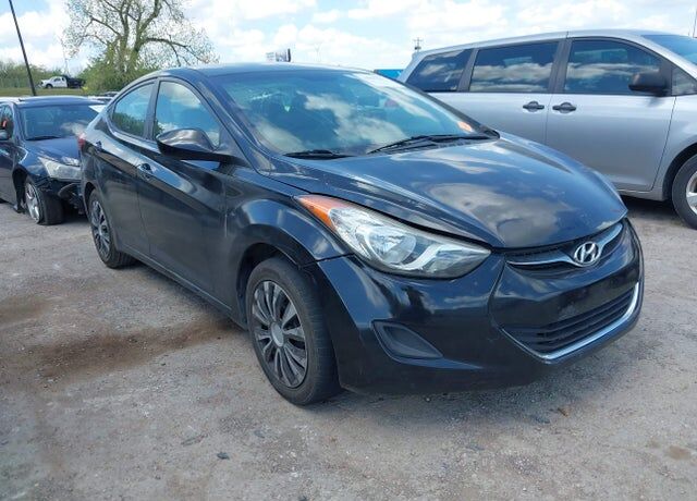 2011 HYUNDAI Elantra