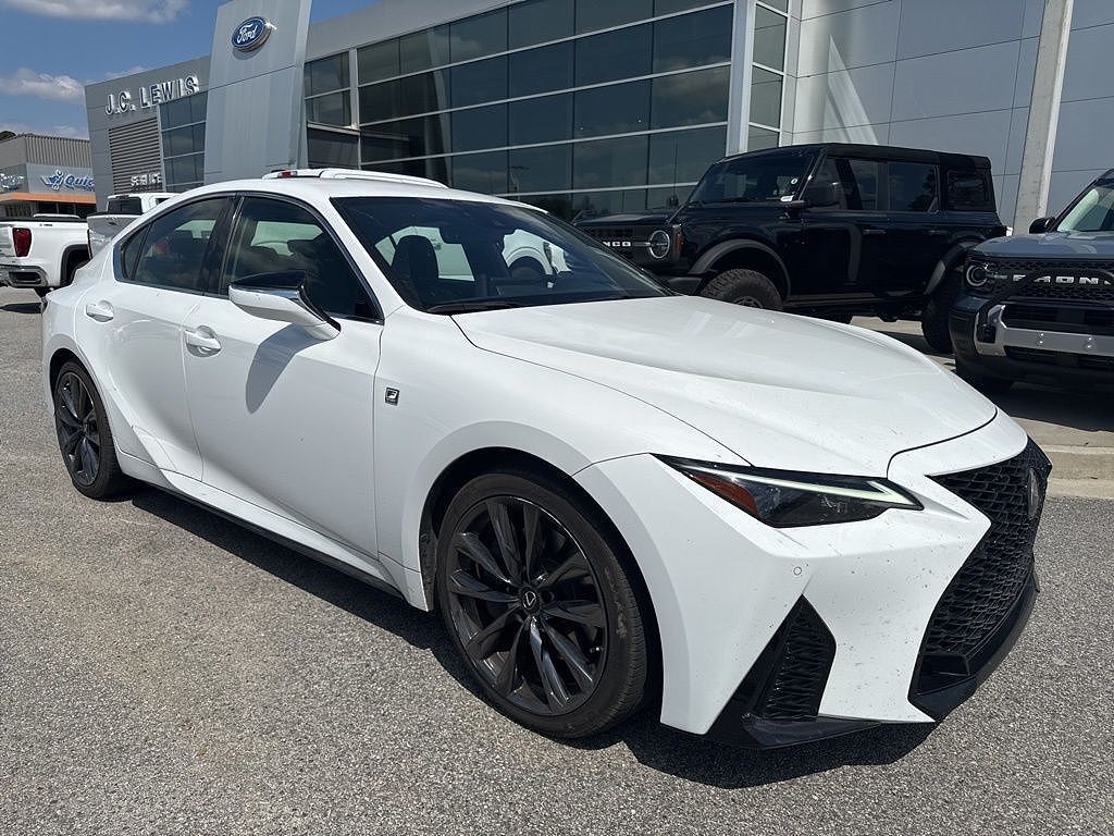 2021 LEXUS IS