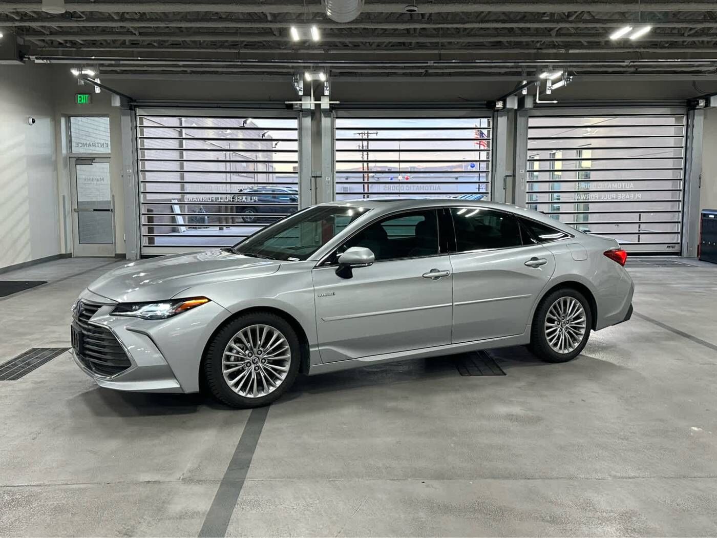 2019 TOYOTA Avalon