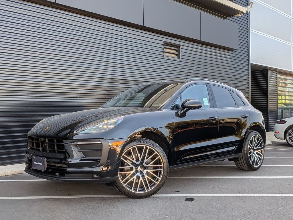 2026 PORSCHE Macan