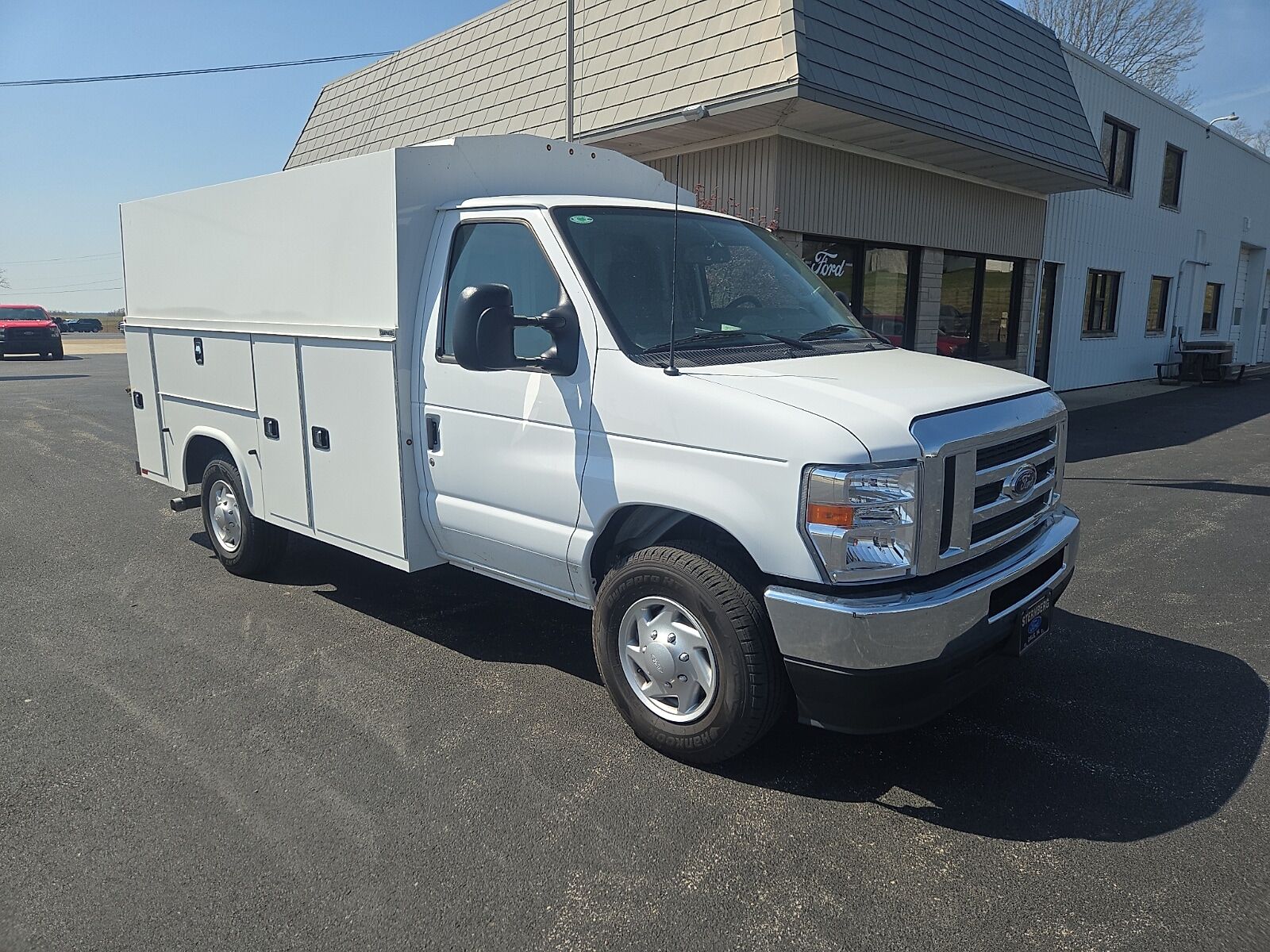 2025 FORD E-350