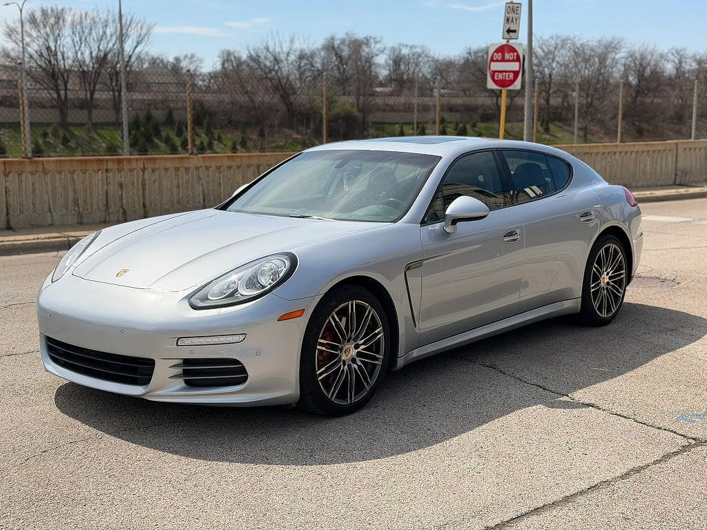 2016 PORSCHE Panamera