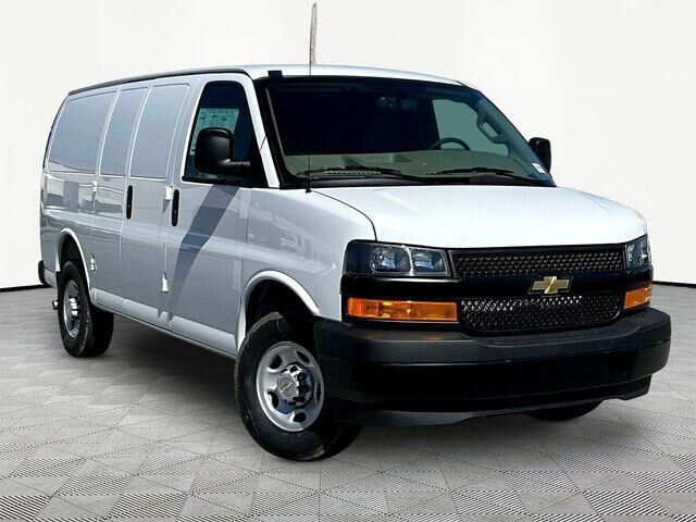 2026 CHEVROLET Express