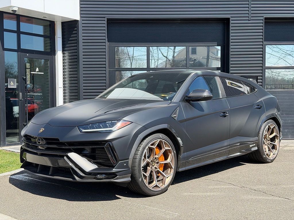 2024 LAMBORGHINI URUS
