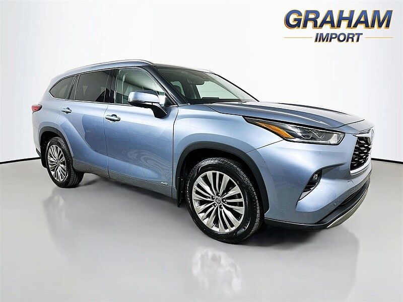 2022 TOYOTA Highlander