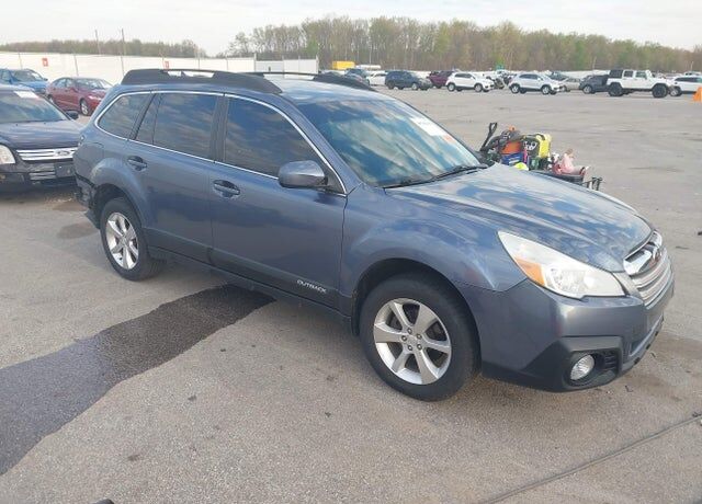 2014 SUBARU Outback