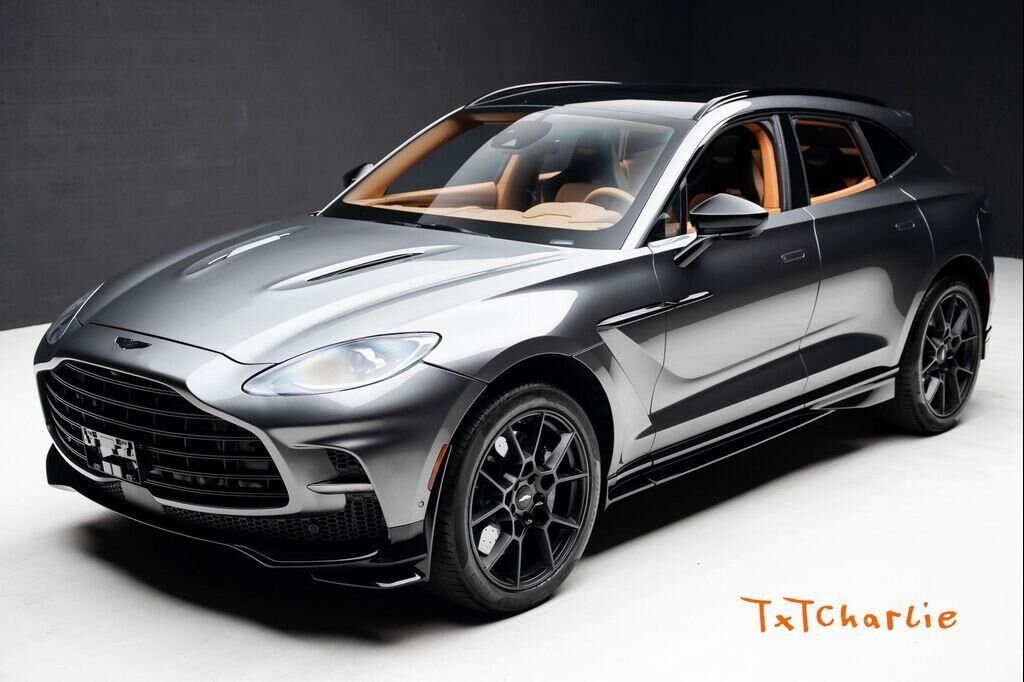 2023 ASTON MARTIN DBX