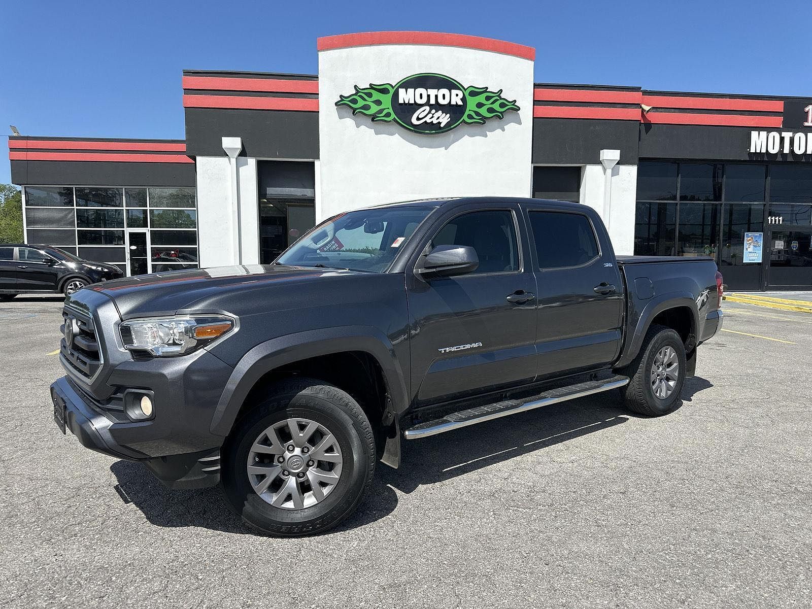 2018 TOYOTA Tacoma