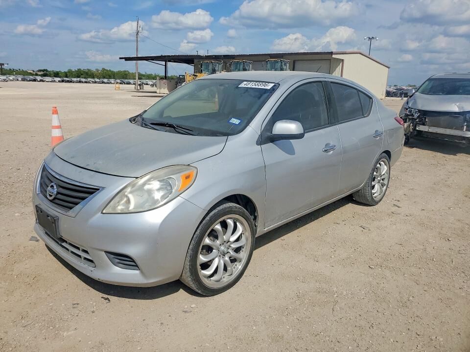 2012 NISSAN Versa