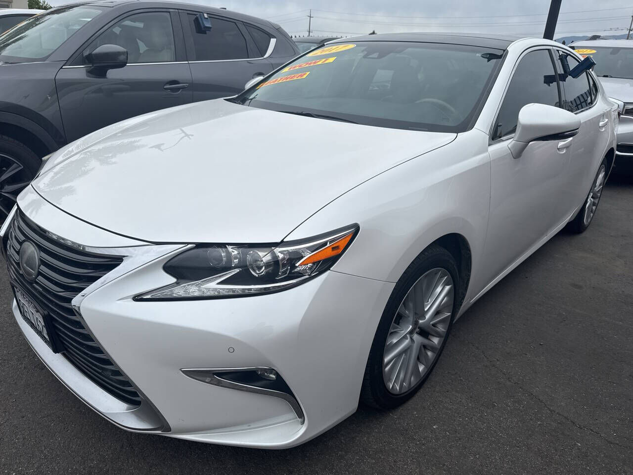 2017 LEXUS ES