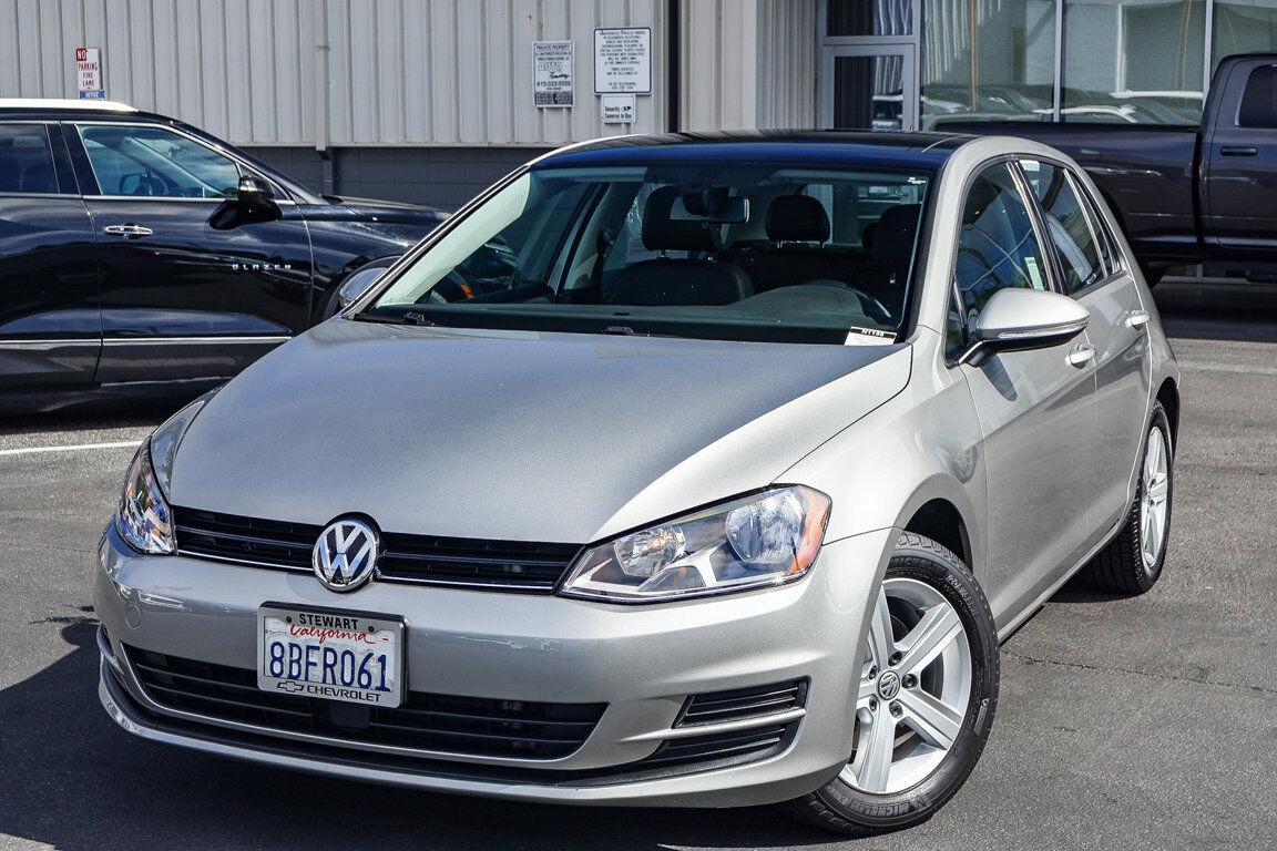 2017 VOLKSWAGEN Golf