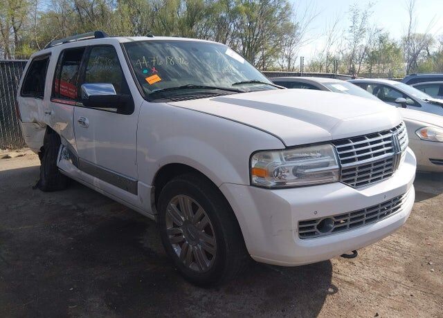 2011 LINCOLN Navigator