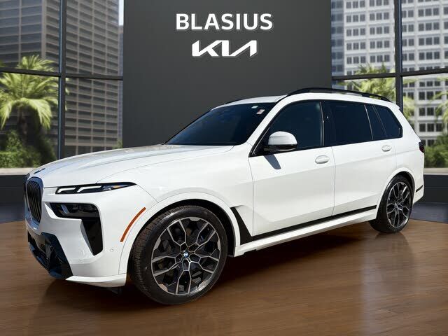 2023 BMW X7