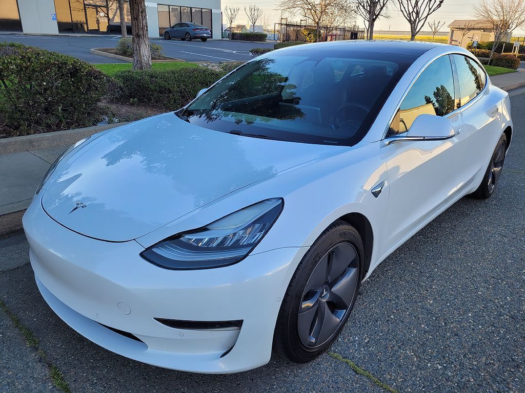 2018 TESLA Model 3