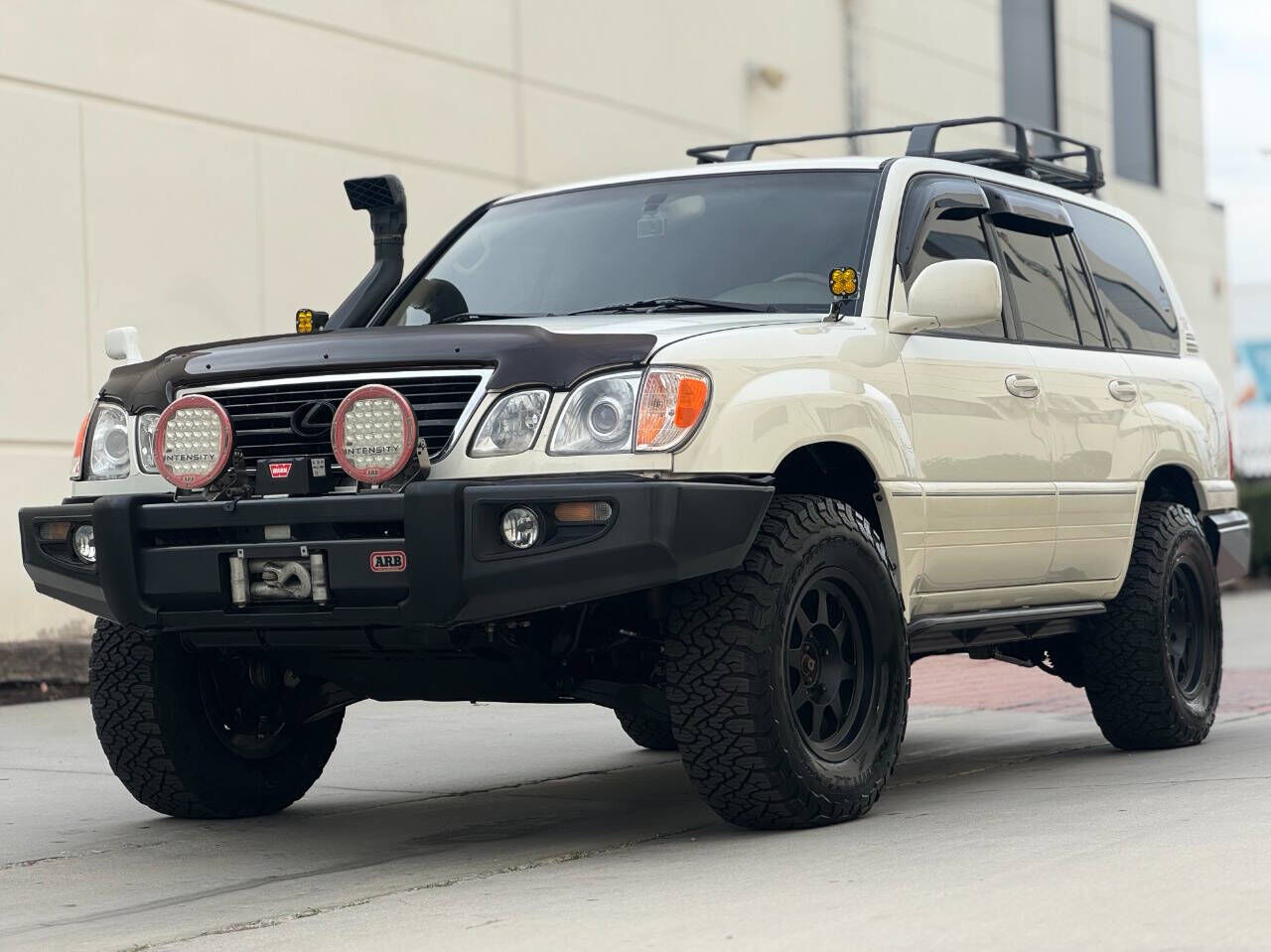 2001 LEXUS LX