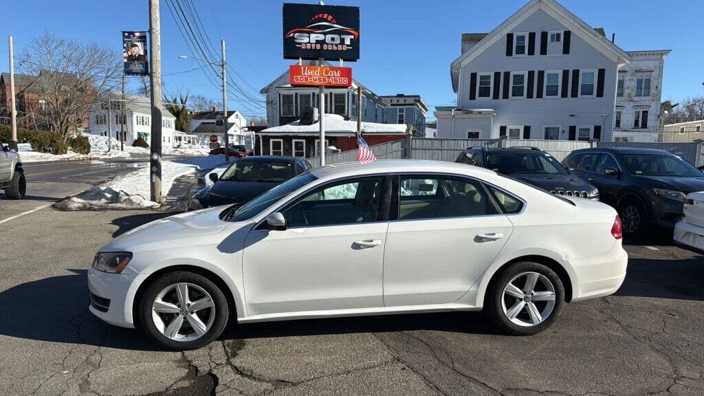 2013 VOLKSWAGEN Passat