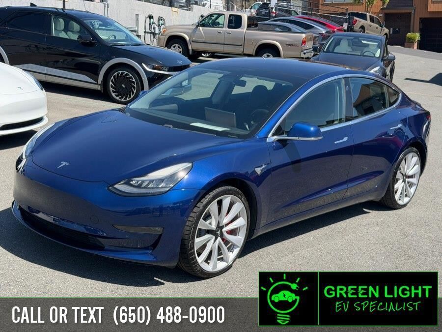 2018 TESLA Model 3