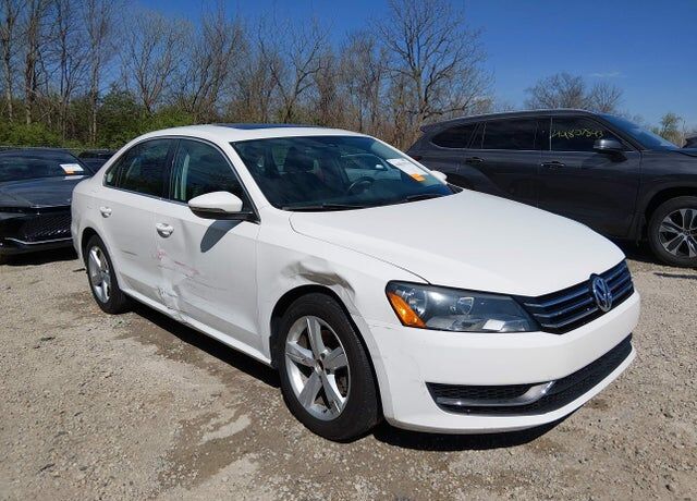 2012 VOLKSWAGEN Passat