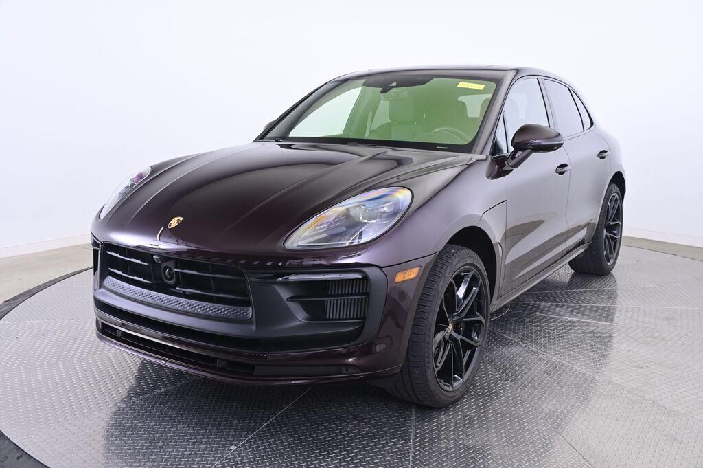 2024 PORSCHE Macan