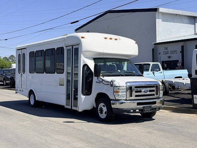 2012 FORD E-450