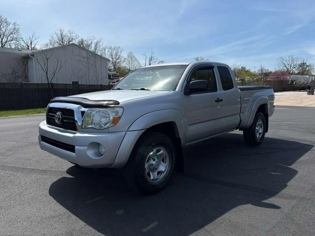 2011 TOYOTA Tacoma