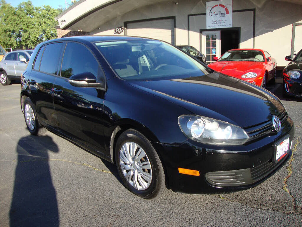2011 VOLKSWAGEN Golf