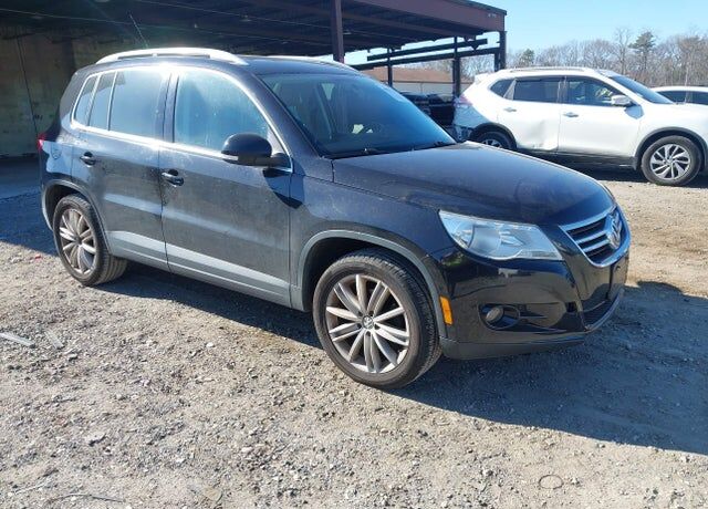 2011 VOLKSWAGEN Tiguan