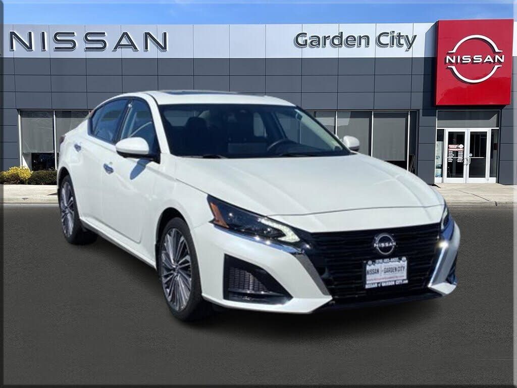 2025 NISSAN Altima