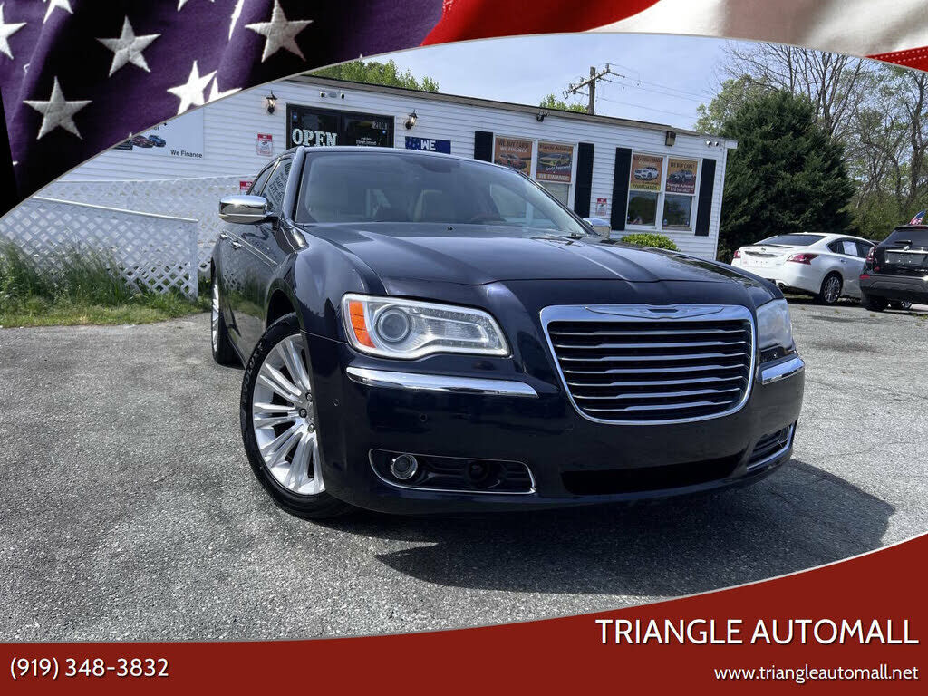2011 CHRYSLER 300C