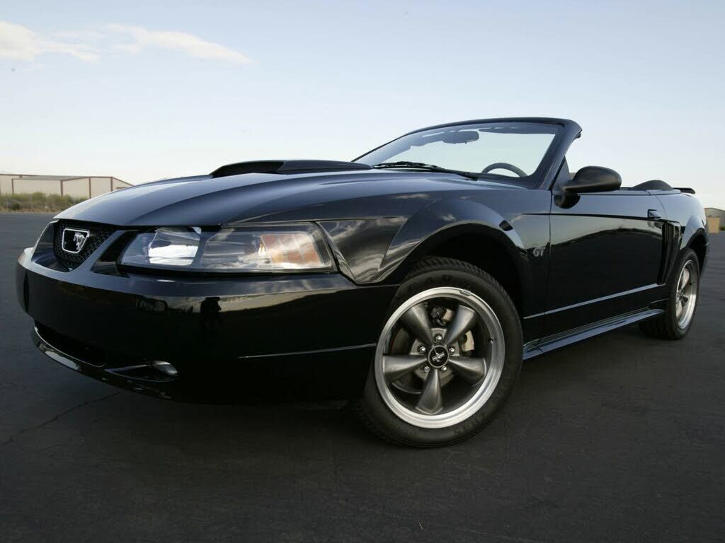 2004 FORD Mustang