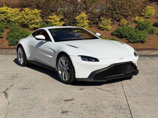 2021 ASTON MARTIN Vantage