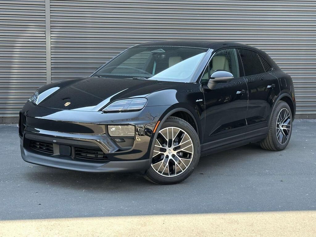 2026 PORSCHE Macan